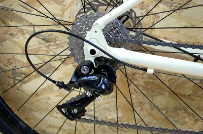 ROYAL BIKE SHOP Vélo De GRAVEL EXS Shimano Sora Disc Mono 9V Beige T46 5 ROYAL BIKE SHOP Vélo De GRAVEL EXS Shimano Sora Disc Mono 9V Beige T46 – Image 3