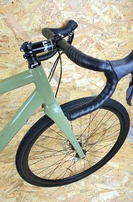 ROYAL BIKE SHOP Vélo De GRAVEL EXS Shimano Sora Disc Mono 9V Kaki T48 6 ROYAL BIKE SHOP Vélo De GRAVEL EXS Shimano Sora Disc Mono 9V Kaki T48 – Image 5